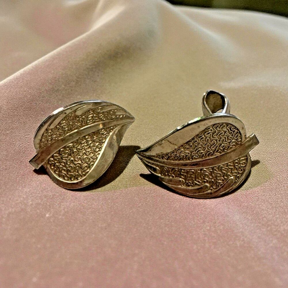 Signed Bartek Vintage GoldTone Leaf Clip-On Earrings 1 Inch